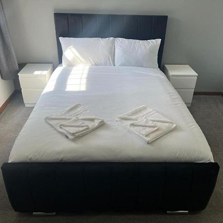 Oyo Stay Inn Express, Cambridge Papworth Everard エクステリア 写真