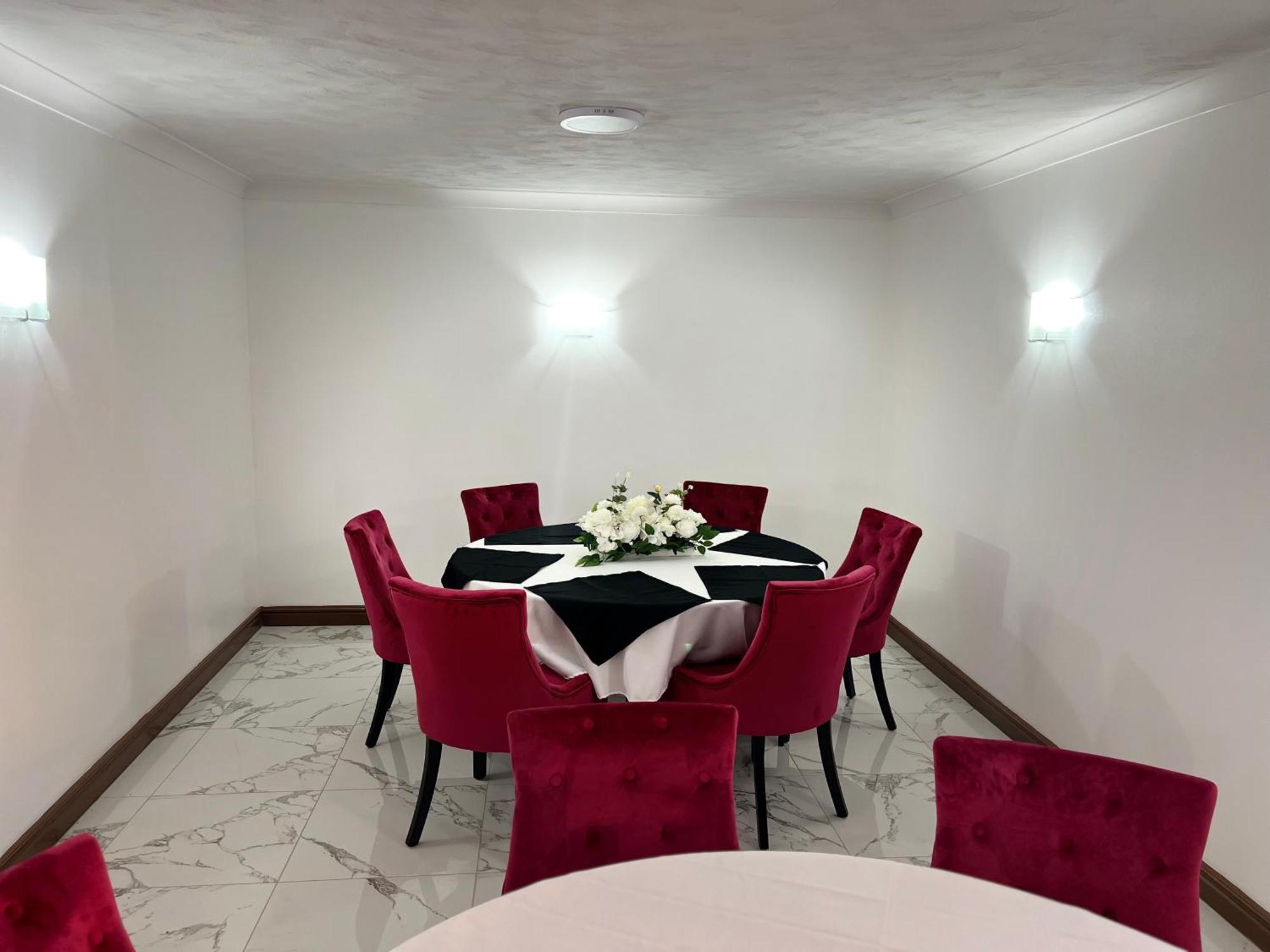 Oyo Stay Inn Express, Cambridge Papworth Everard エクステリア 写真