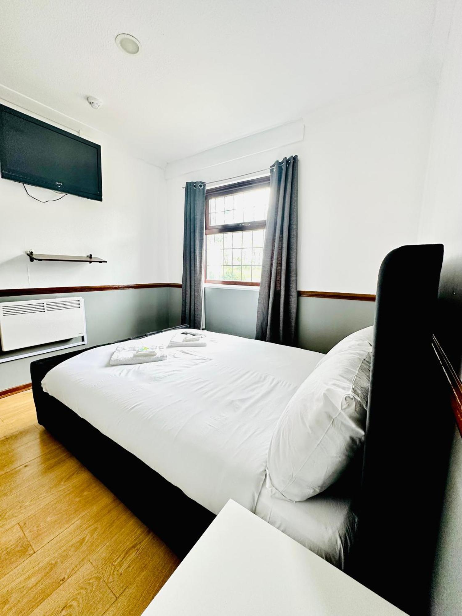 Oyo Stay Inn Express, Cambridge Papworth Everard エクステリア 写真