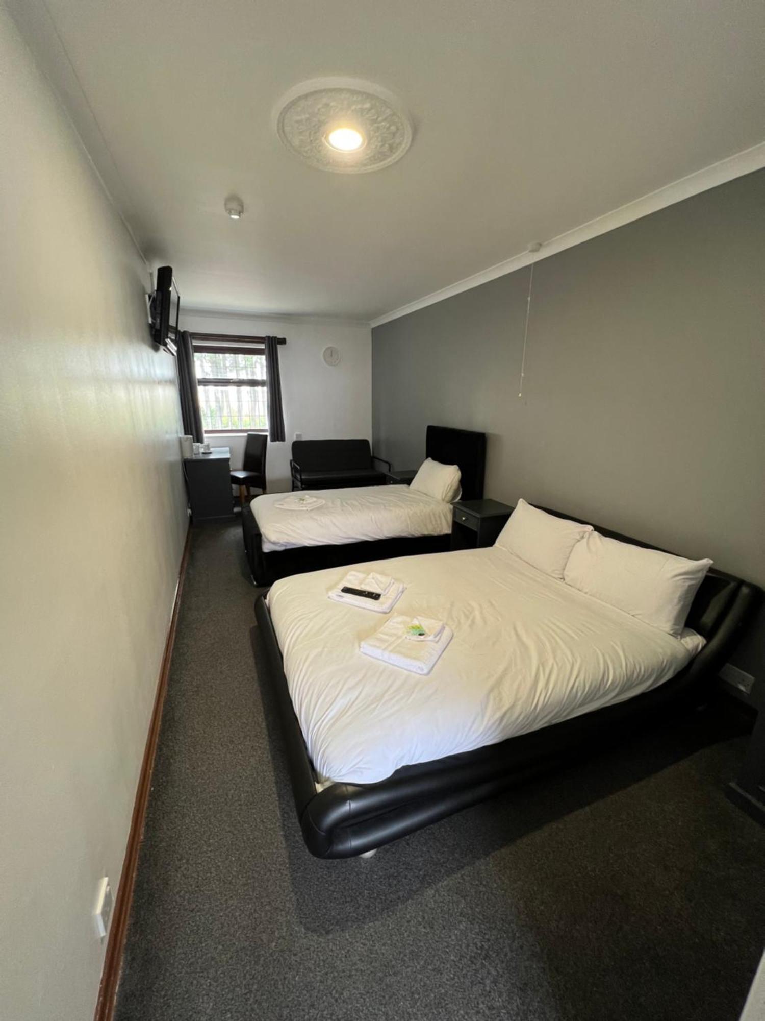 Oyo Stay Inn Express, Cambridge Papworth Everard エクステリア 写真