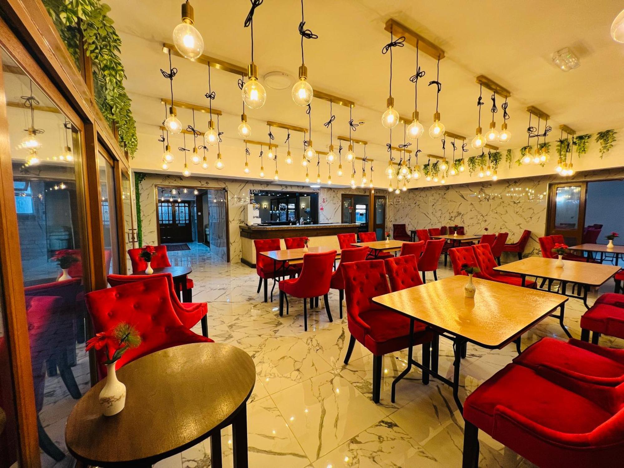 Oyo Stay Inn Express, Cambridge Papworth Everard エクステリア 写真