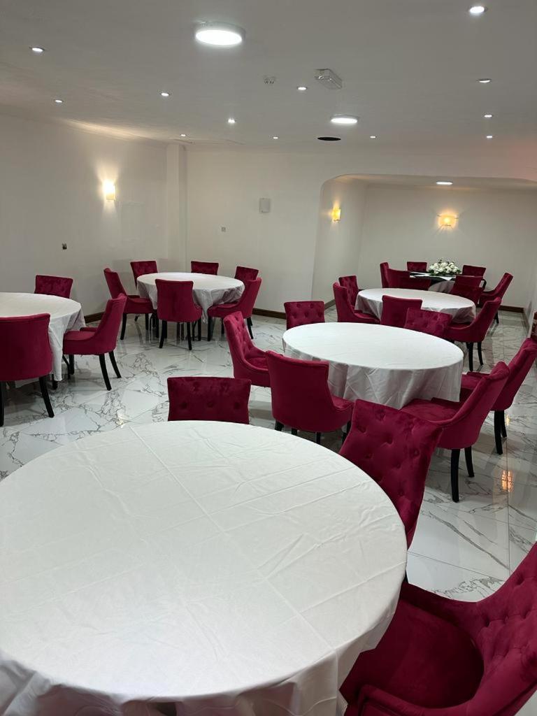 Oyo Stay Inn Express, Cambridge Papworth Everard エクステリア 写真