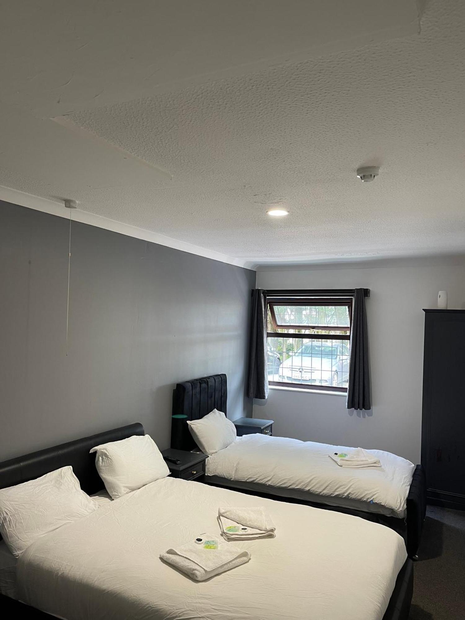 Oyo Stay Inn Express, Cambridge Papworth Everard エクステリア 写真