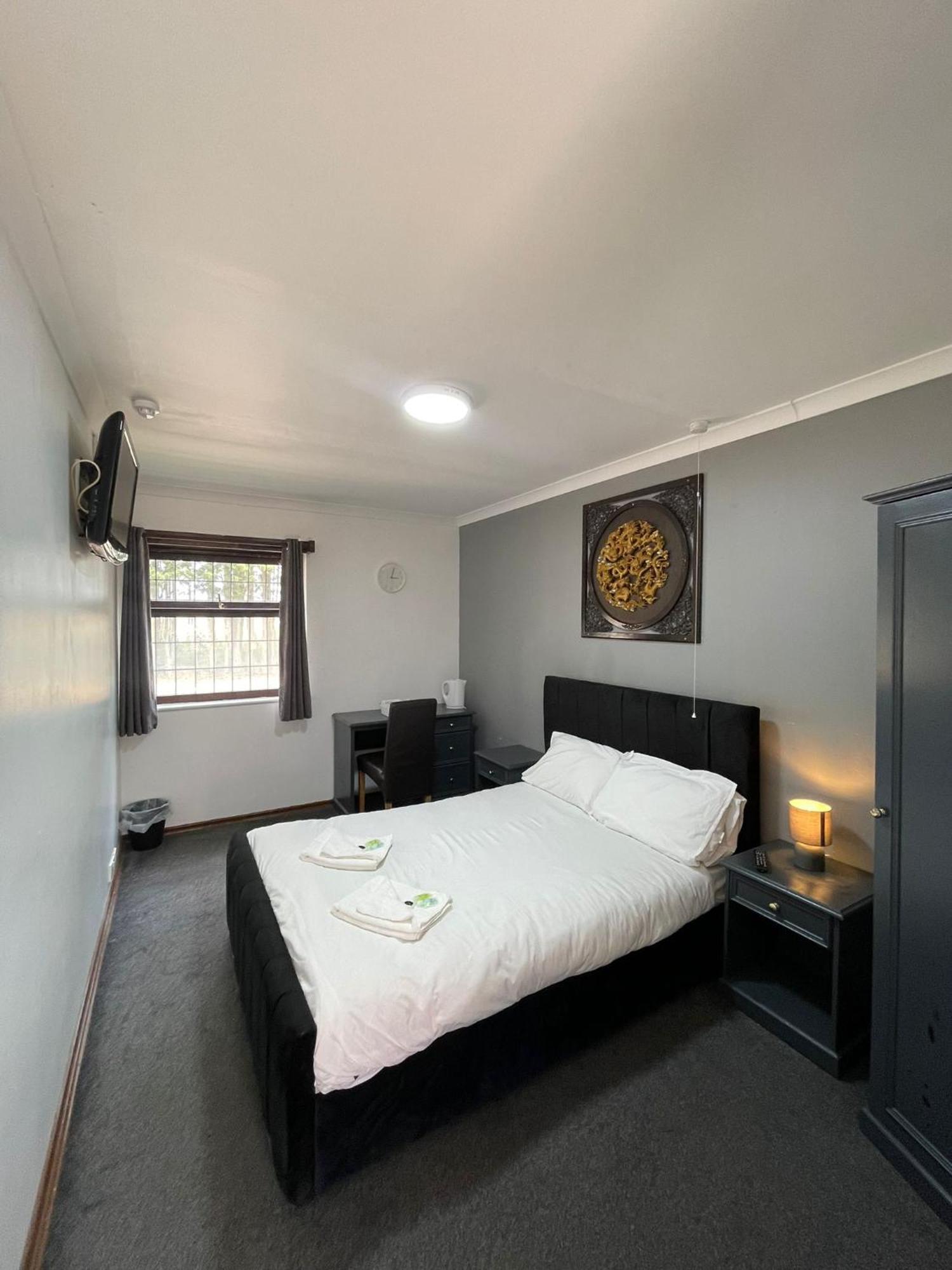 Oyo Stay Inn Express, Cambridge Papworth Everard エクステリア 写真
