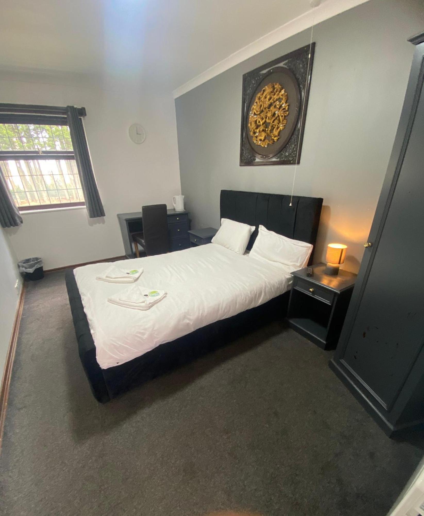 Oyo Stay Inn Express, Cambridge Papworth Everard エクステリア 写真