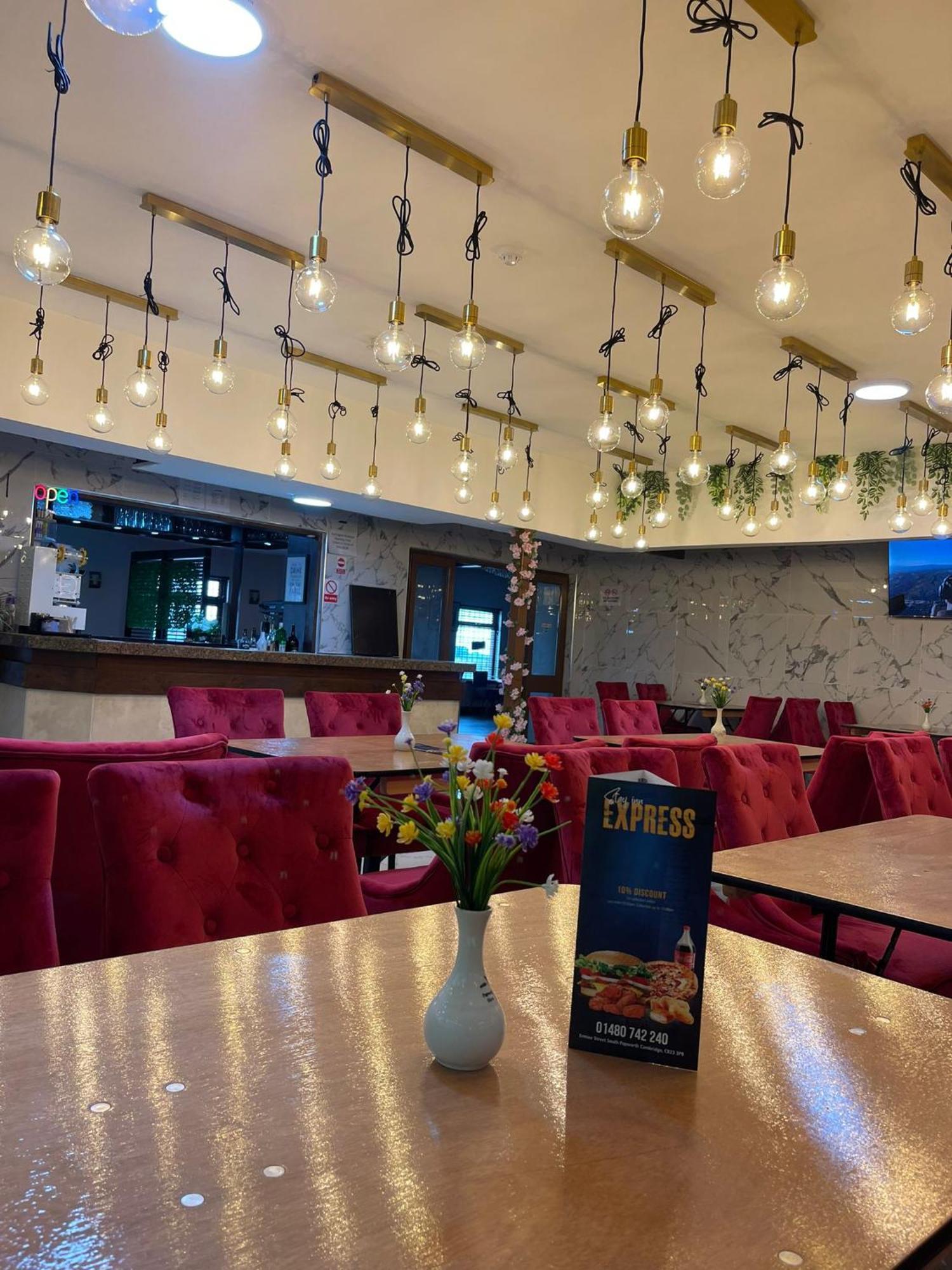 Oyo Stay Inn Express, Cambridge Papworth Everard エクステリア 写真