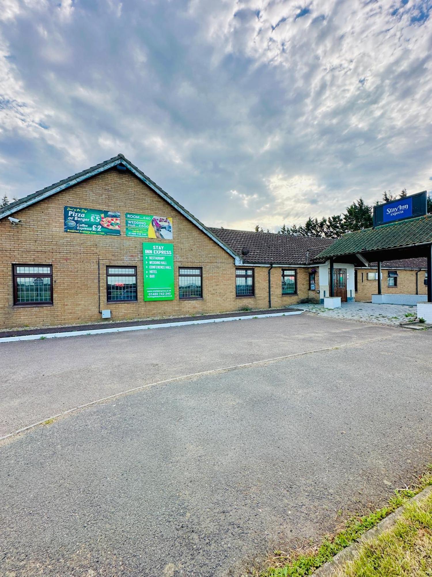 Oyo Stay Inn Express, Cambridge Papworth Everard エクステリア 写真
