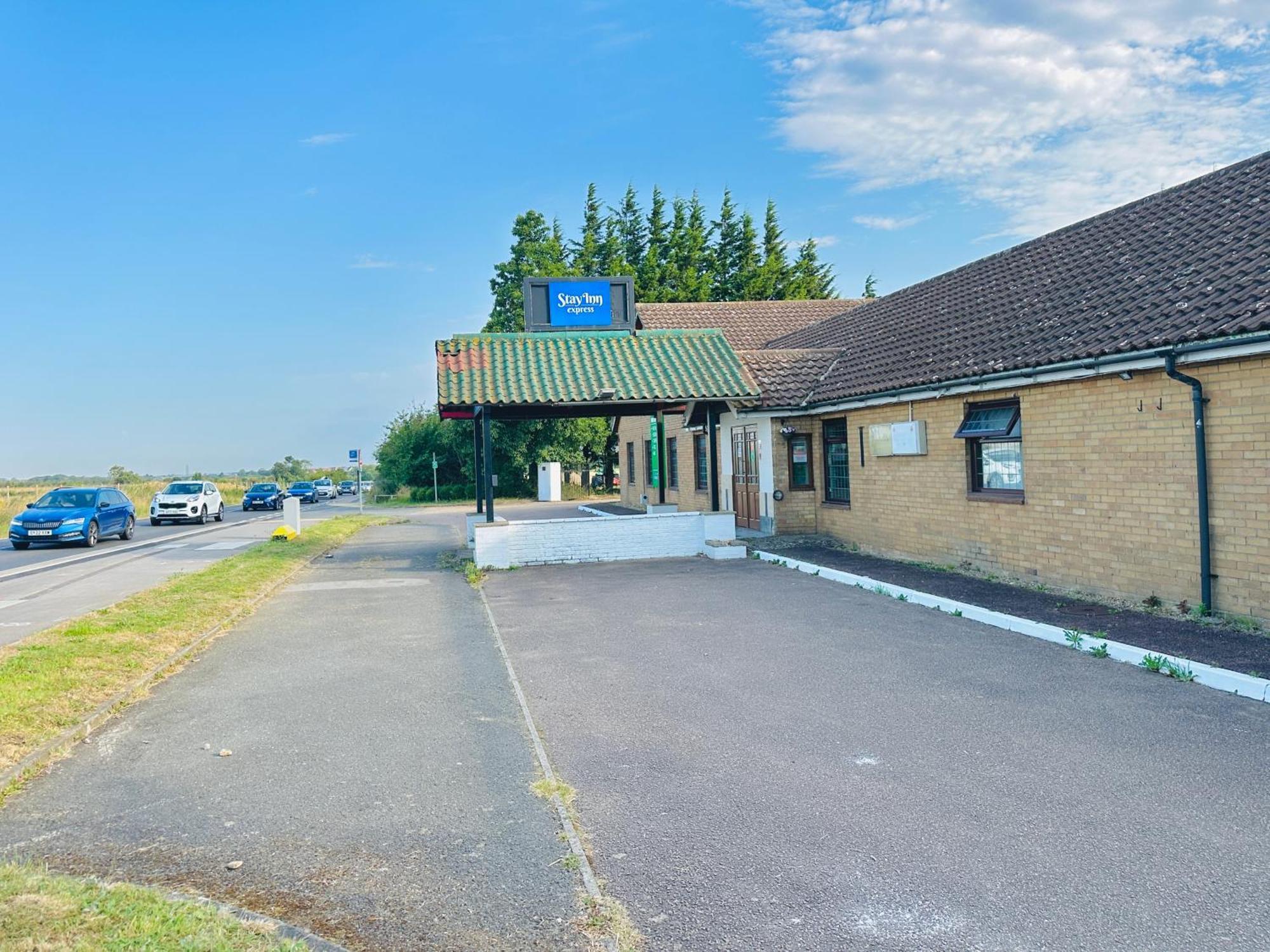 Oyo Stay Inn Express, Cambridge Papworth Everard エクステリア 写真