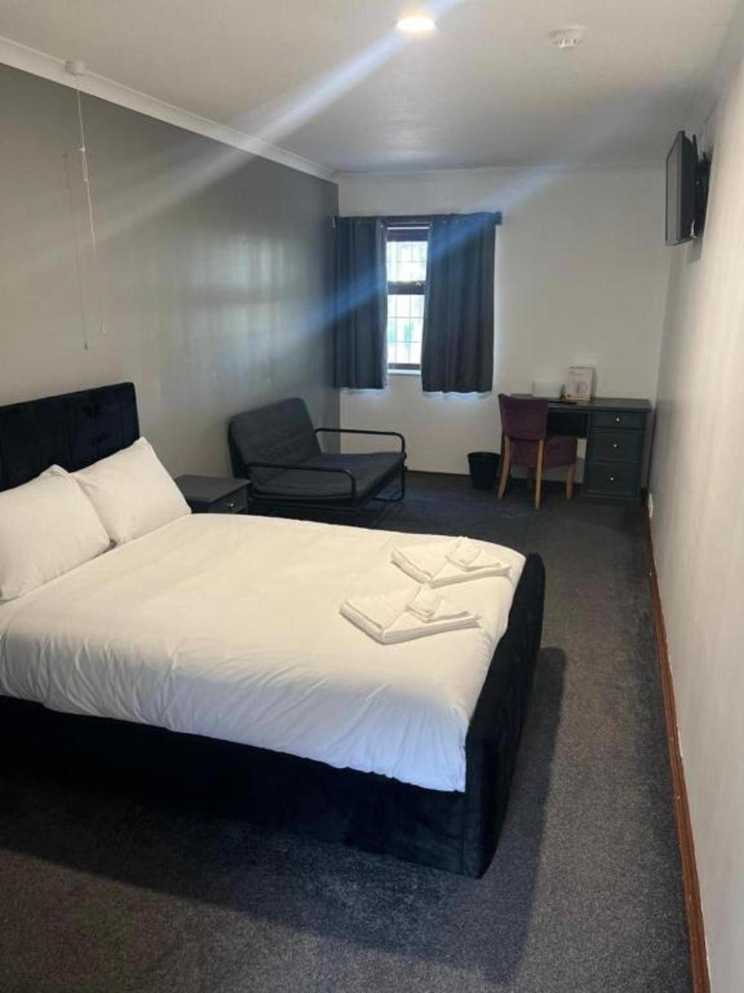 Oyo Stay Inn Express, Cambridge Papworth Everard エクステリア 写真